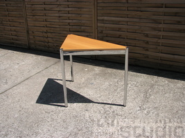 USM Haller Dreiecktisch 750x750x1060 Buche