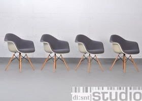 Vitra / Herman Miller Fiberglasarmchair DAW