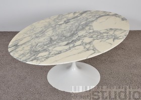 Knoll International  Saarinen Couchtisch