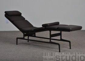 Vitra Charles Eames Softpad Chaise