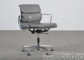 Vitra Charles Eames Alu Chair EA 217 Leder Soft Pad grau